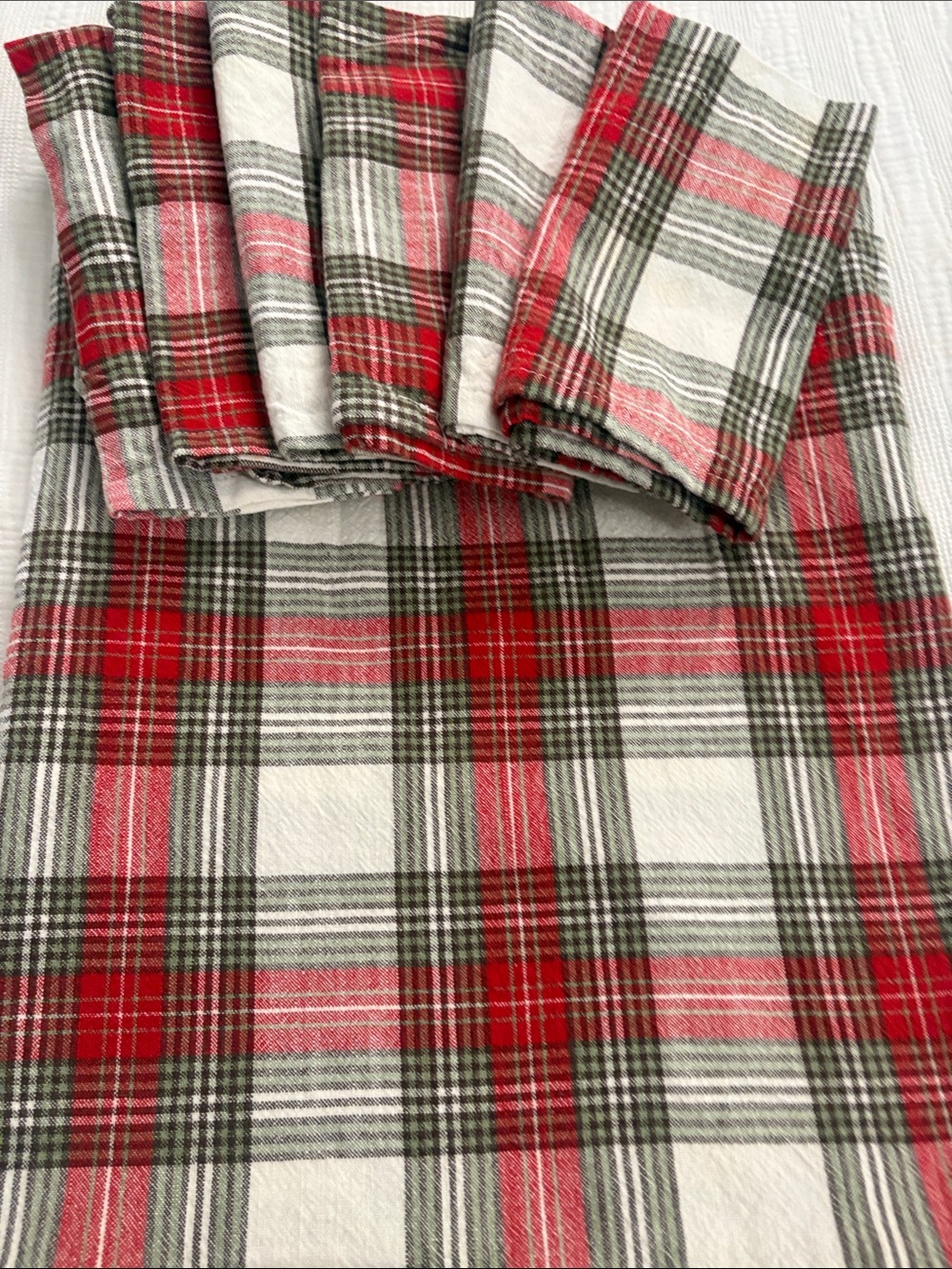 Plaid Tablecloth and Napkin Set